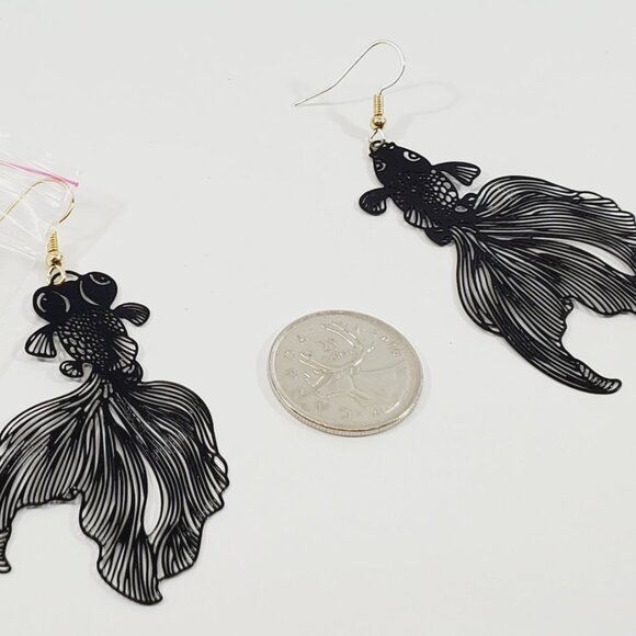 Fancy Goldfish Earrings Laser Cut	[93540] - Picture 2 of 2